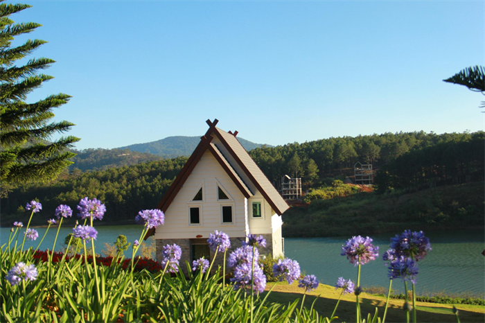 Villa 04 Phòng Ngủ Hướng Hồ